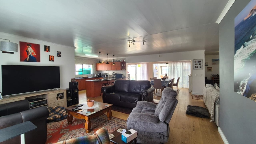 4 Bedroom Property for Sale in Country Club Western Cape